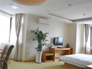 Super 8 Hotel Qingdao Railway Station Gui Zhou Road Екстер'єр фото